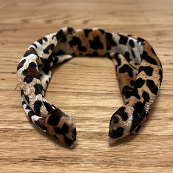 FREE WITH PURCHASE! Set of 3 Headbands - NWOT - Picture 4 of 5